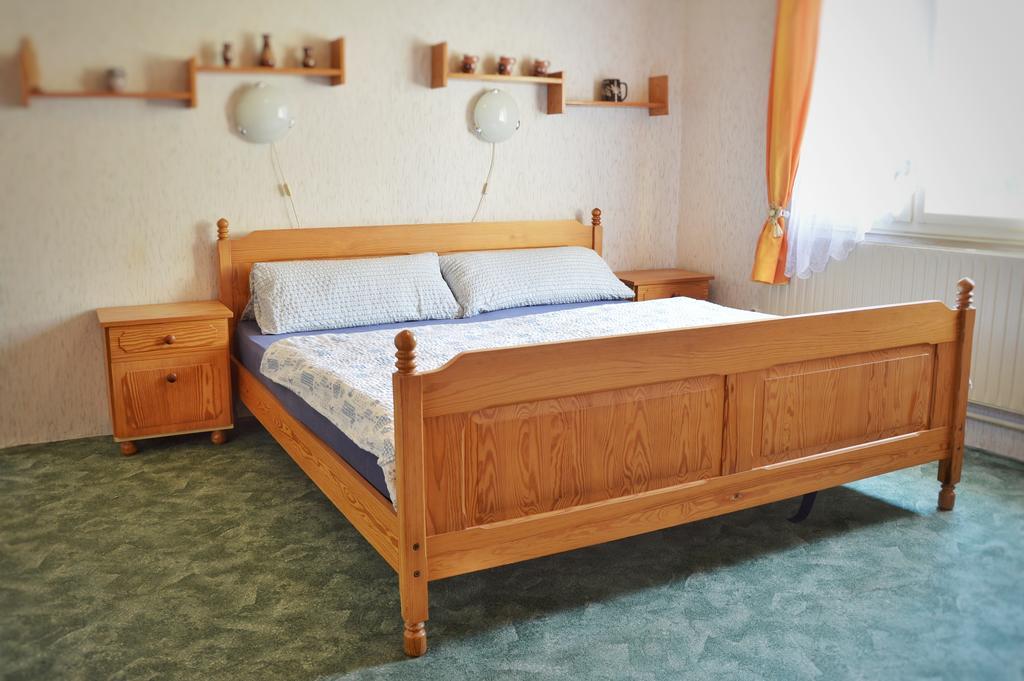 Guest House Kuks Bagian luar foto