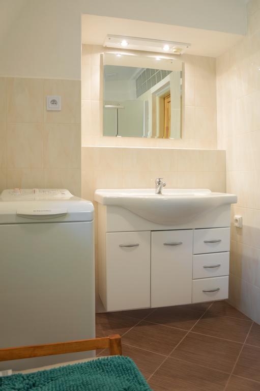 Guest House Kuks Bagian luar foto